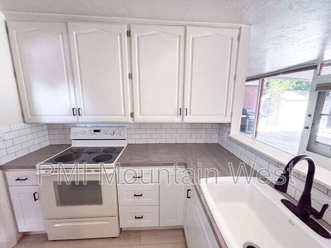 Foto del edificio - 720 N 1200 E St