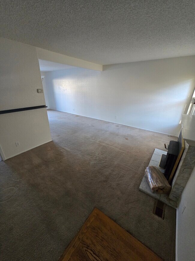 Photo - 3770 S Mission Pky Townhome