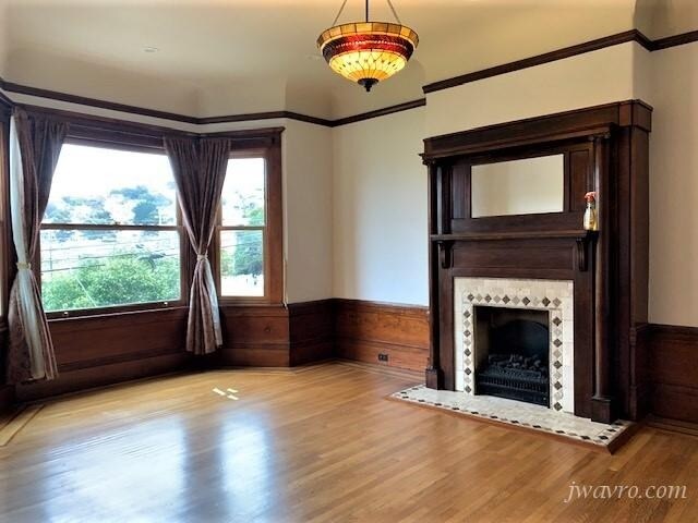 Primary Photo - 180 Diamond St