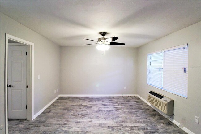 Foto del edificio - 6325 Gateway Ave