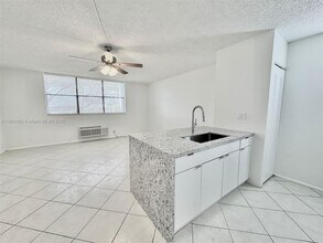 Building Photo - 2401 Riverside Dr