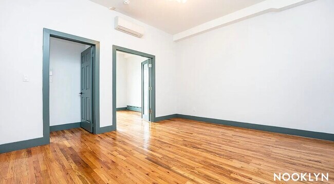 Foto del edificio - 52 Monitor St