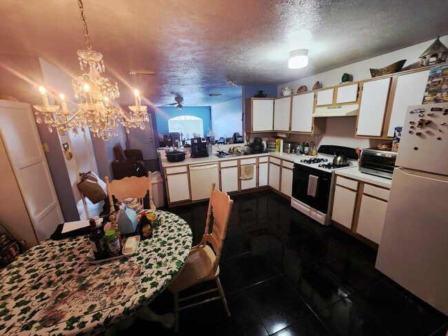 Foto del edificio - 12807 Ambrose St