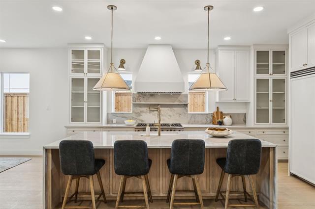 Foto del edificio - 6244 Richmond Ave