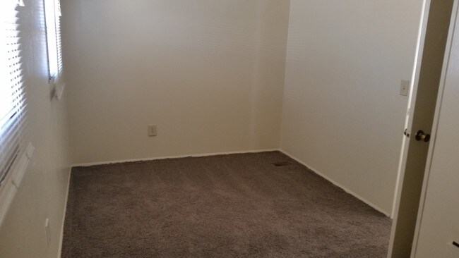 Building Photo - 139 Prickett Ln