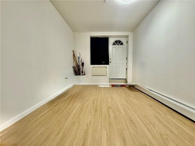 Building Photo - 826 55th St