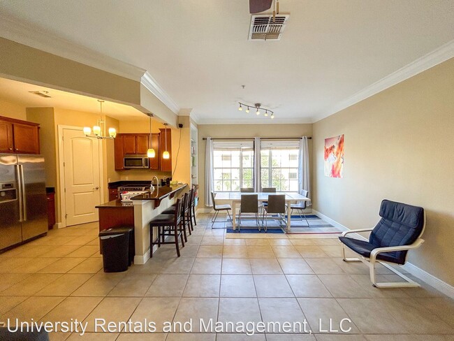 Building Photo - 2 br, 2 bath House - 230 SW 2nd Avenue #302