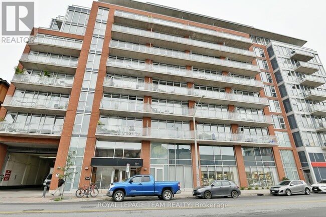 Building Photo - 354-354 Gladstone Ave