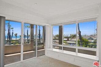 Building Photo - 122 Ocean Park Blvd