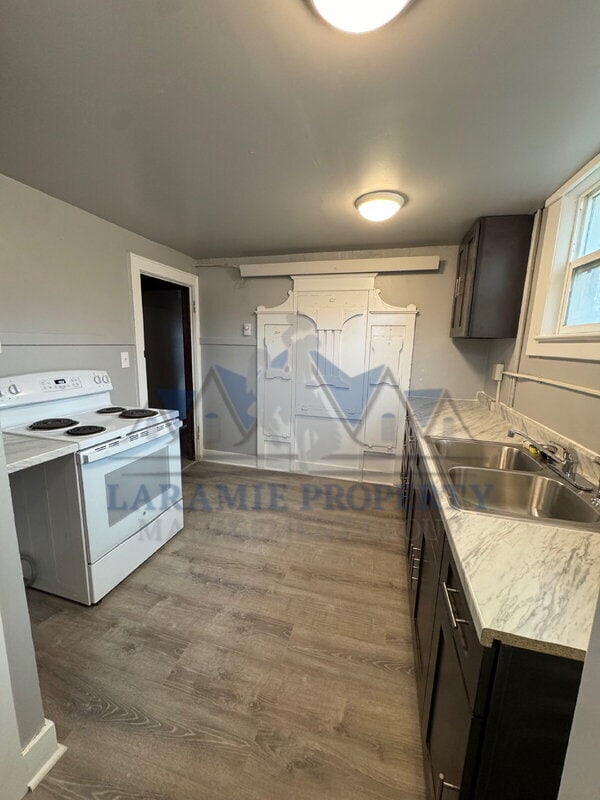 Foto del edificio - 511 1/2 Lewis St