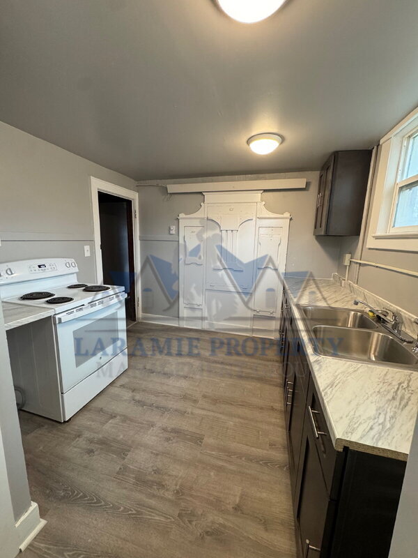 Foto del edificio - 511 E Lewis St