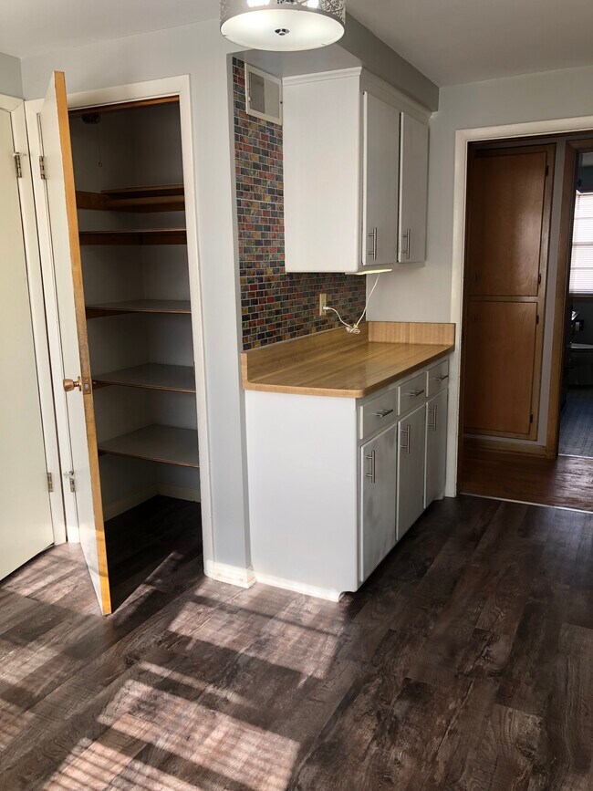 Kitchen - 2952 S 38th St