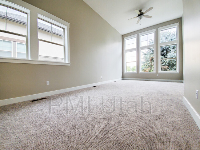 Building Photo - 268 E Sandy Sage Way