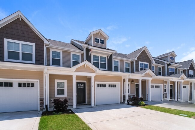 Building Photo - 7240 Bellacroft Dr