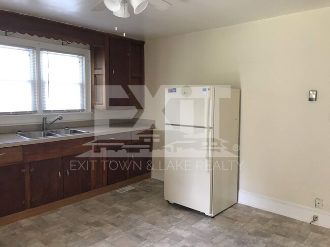 Foto del edificio - 3 Bedroom/1 Bathroom Brick Ranch For Rent