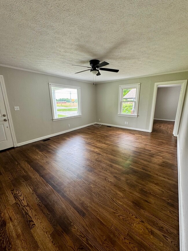 Building Photo - 5624 US Highway 60 W