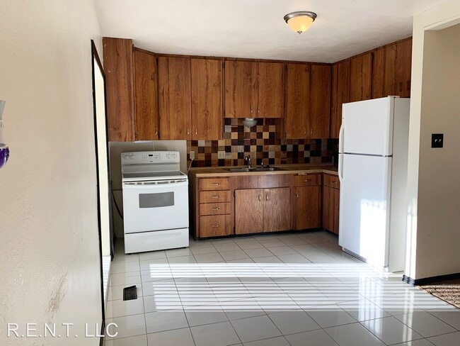Building Photo - 3 br, 1 bath House - 5004 S. Pieper Blvd.