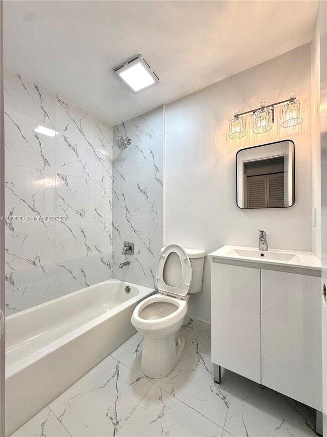 Building Photo - 1185 SW 16th Ave