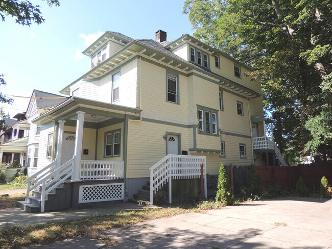 Building Photo - 382 Winthrop Ave