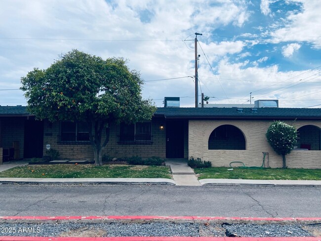 Building Photo - 6729 N 16th St