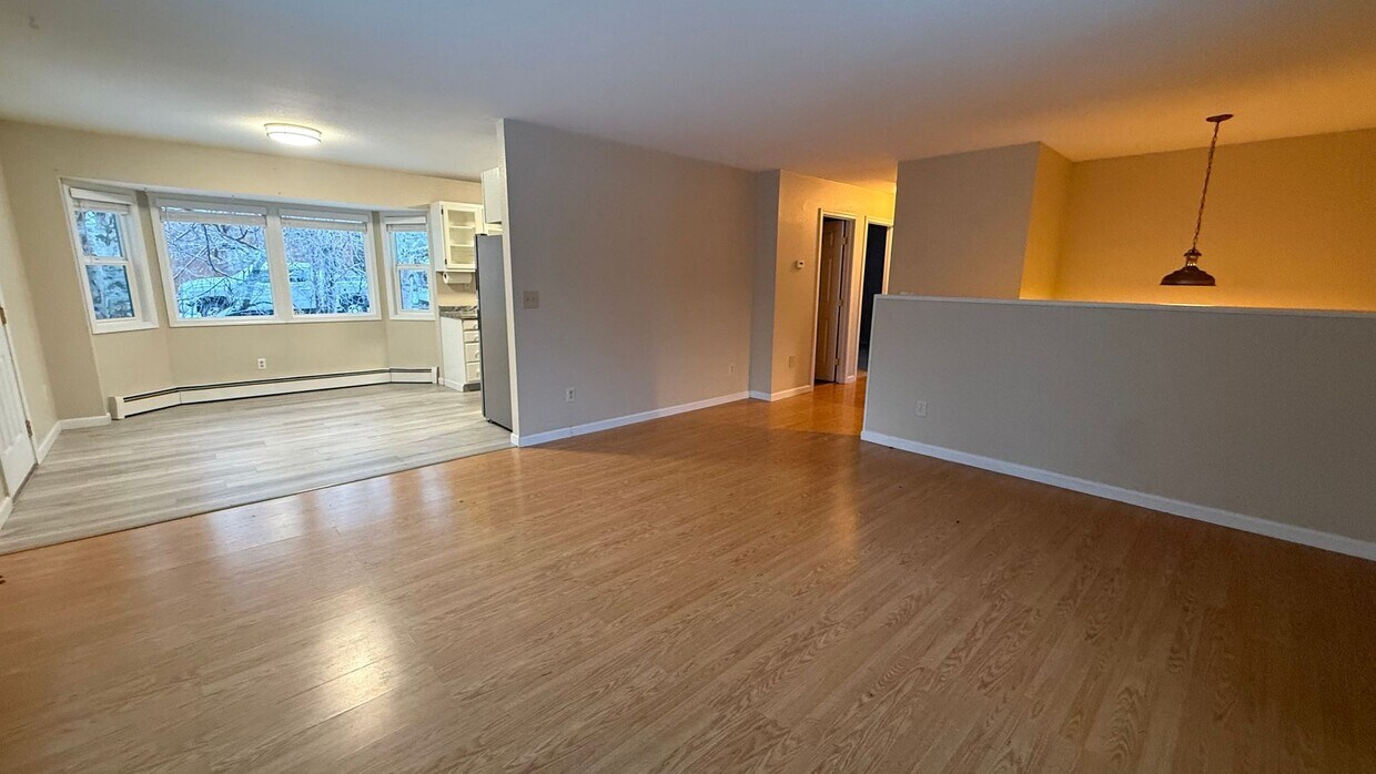 A spacious (4) bedroom corner lot home in Chugiak! - A spacious (4) bedroom corner lot home in Chugiak!