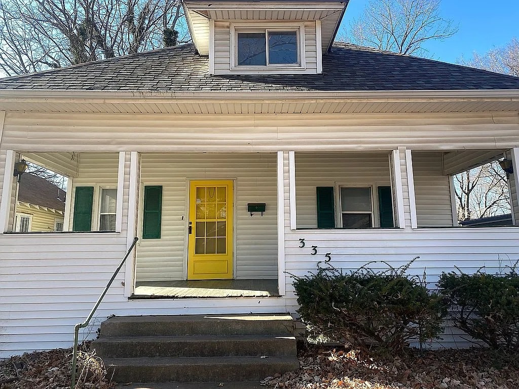 Primary Photo - 335 S Green St