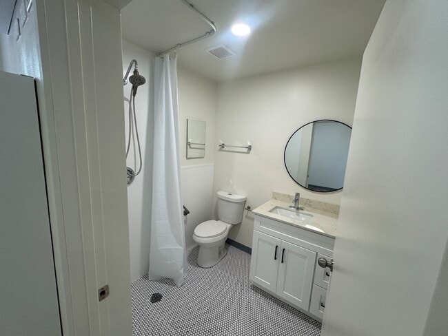 Foto del edificio - 460 W 600 N