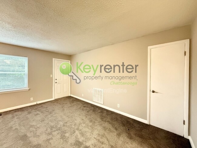 Building Photo - 305 Sunrise Ln