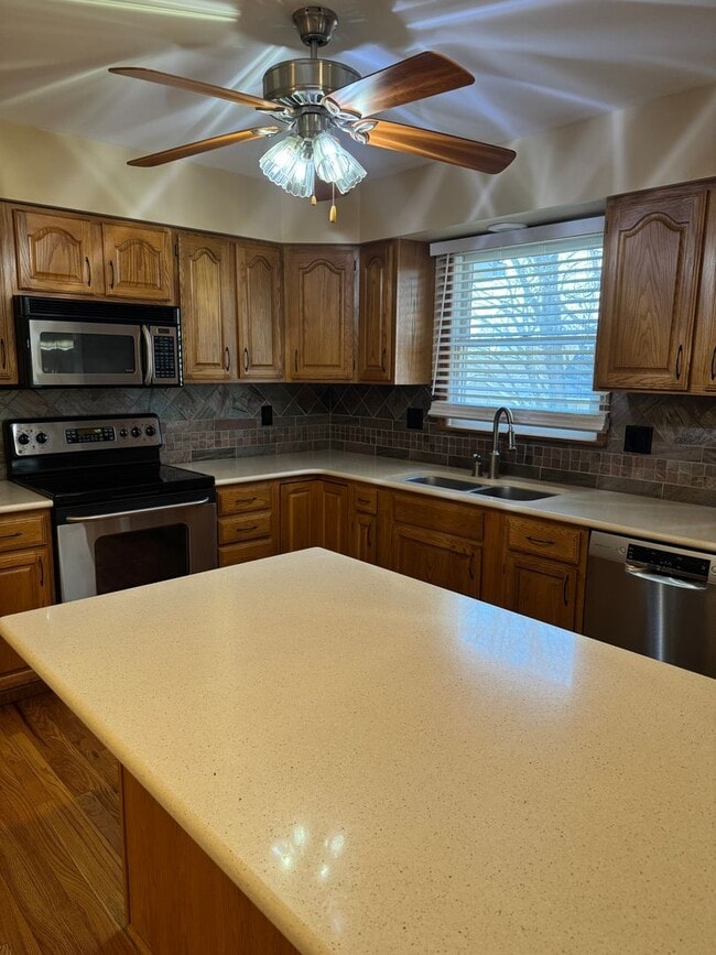 Foto del edificio - Single Family Home - Available For Rent!