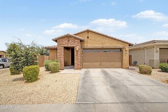 Building Photo - 9012 W Solano Dr