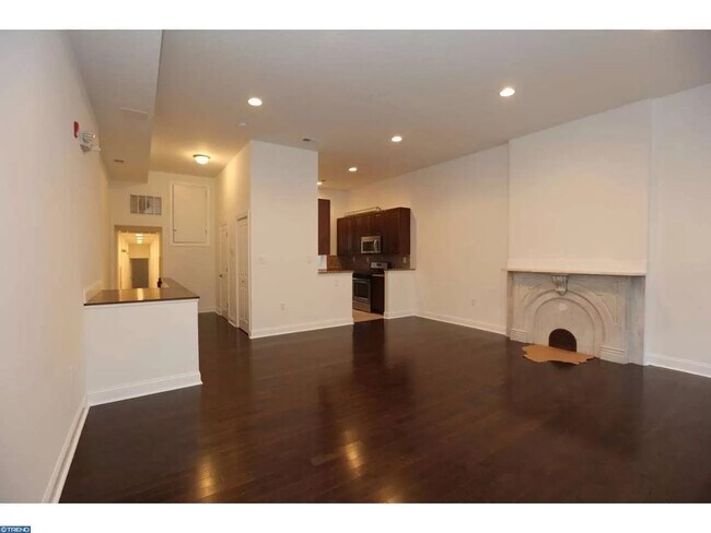 Living Room - 713 W Girard Ave