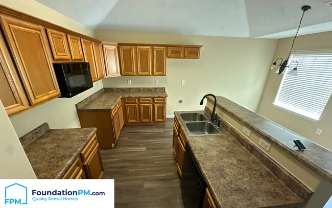 Foto del edificio - 10087 Mill Hill Ave