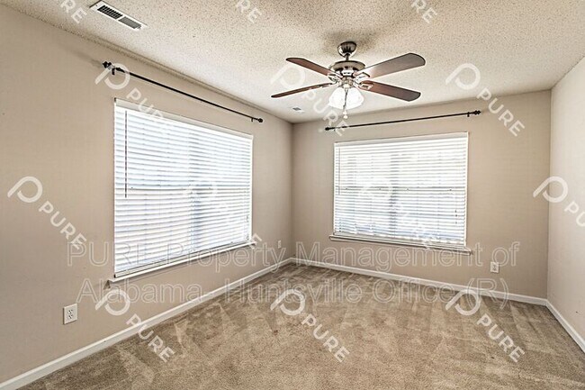 Building Photo - 240 Shadow Ct SW