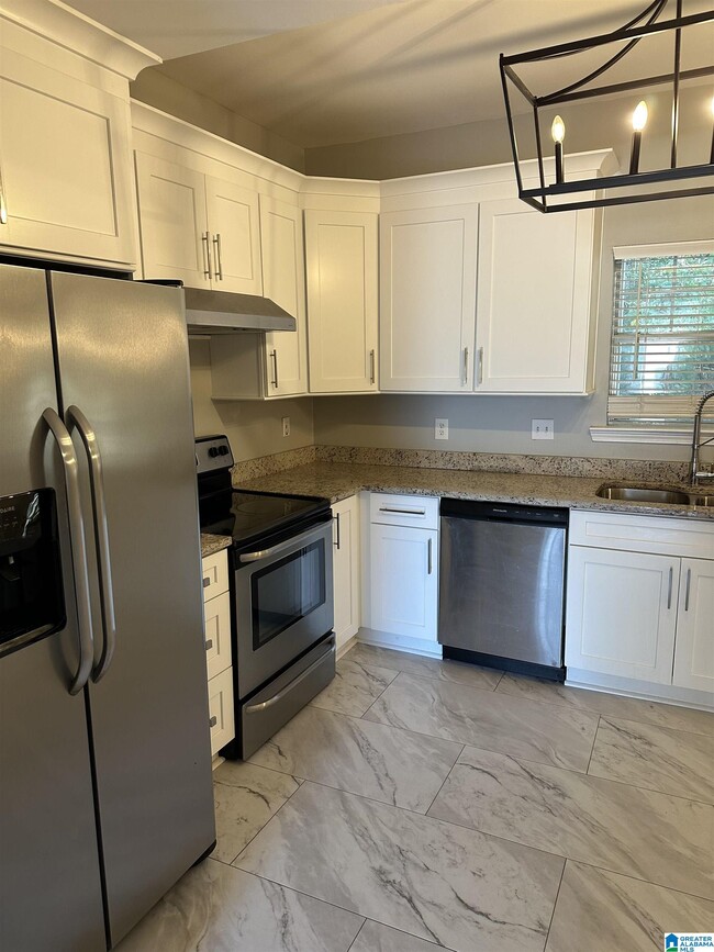 Building Photo - 407 Cambrian Ridge Dr