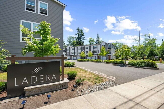 Foto del edificio - 13717 Admiralty Way