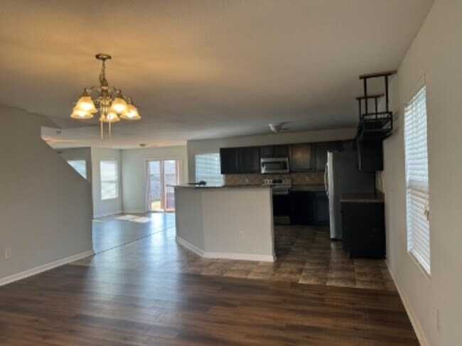 Foto del edificio - 236 Harold Murphy Dr