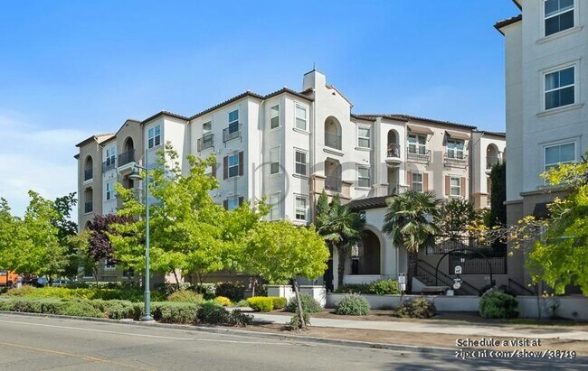 Building Photo - 3360 Maguire Way
