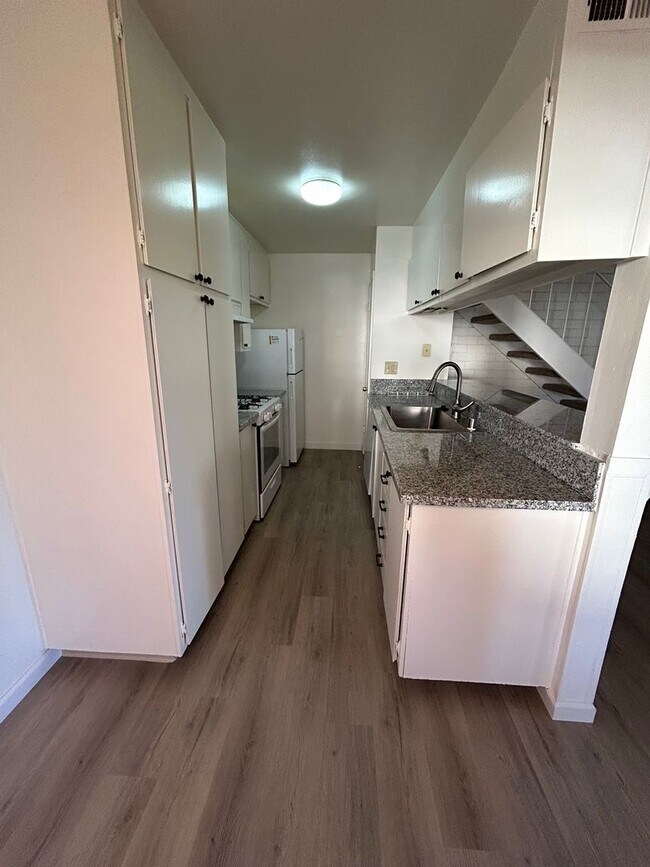 Foto del edificio - REDUCED!!!