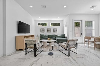 Building Photo - 2908 El Fenice Ln
