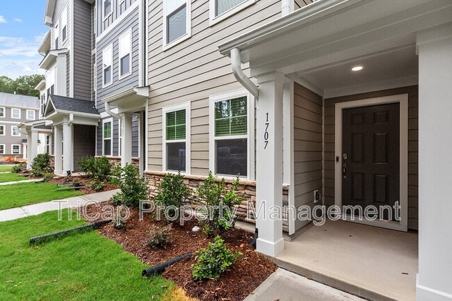 Building Photo - 1707 Chirping Trl