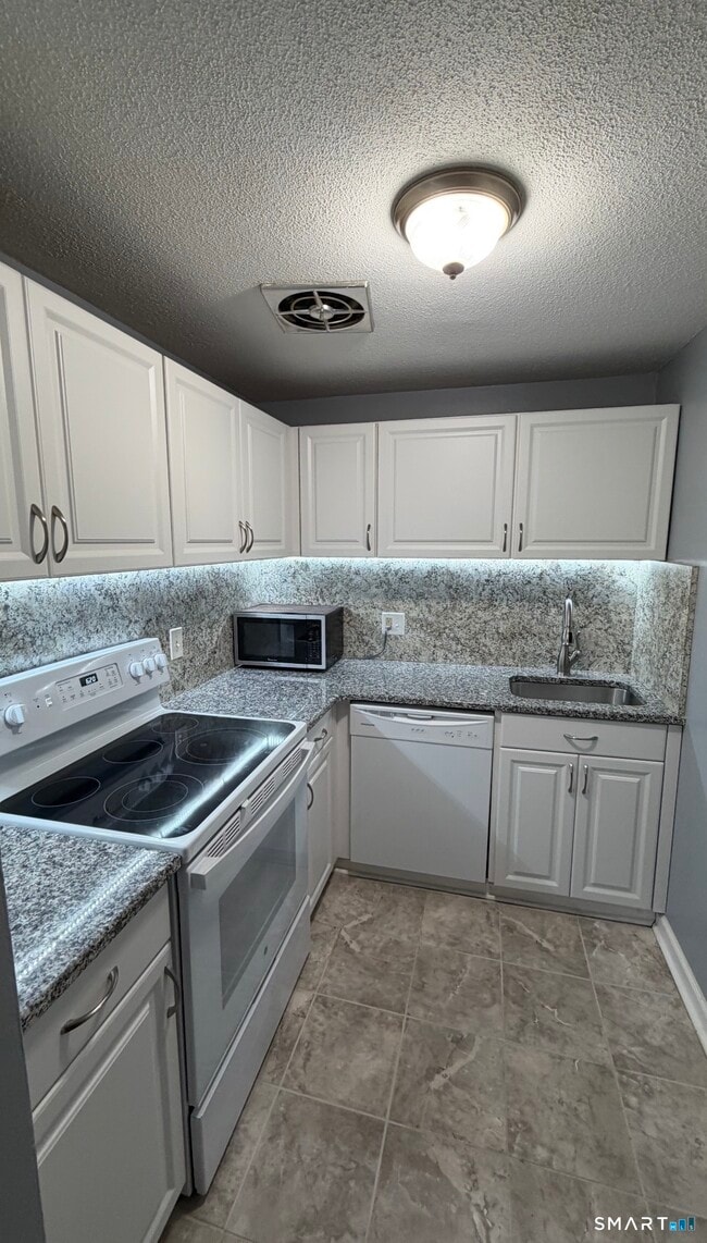 Building Photo - 57 Burgundy Hill Ln