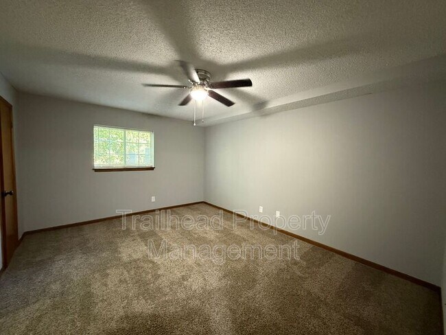 Foto del edificio - 3405 NW Duncan Rd