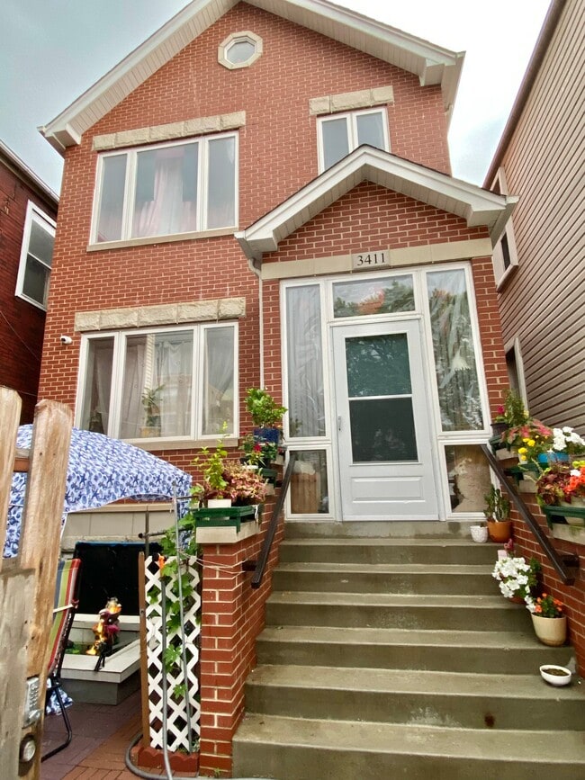Photo - 3411 S Ashland Ave (Chicago, IL) Apartment