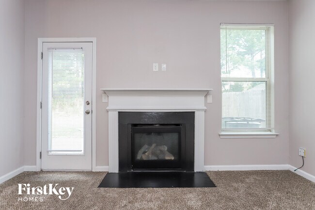 Foto del edificio - 5872 Seabright Ln