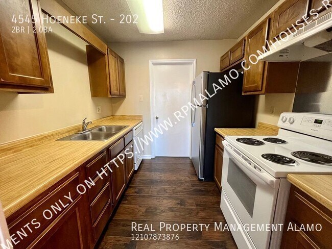 Building Photo - ** Application Received** Spacious 2 Bedro...