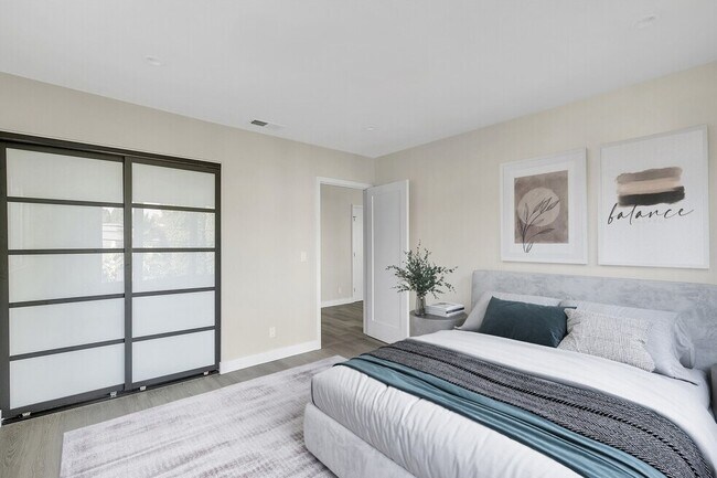 Foto del edificio - 1427 N Vista St