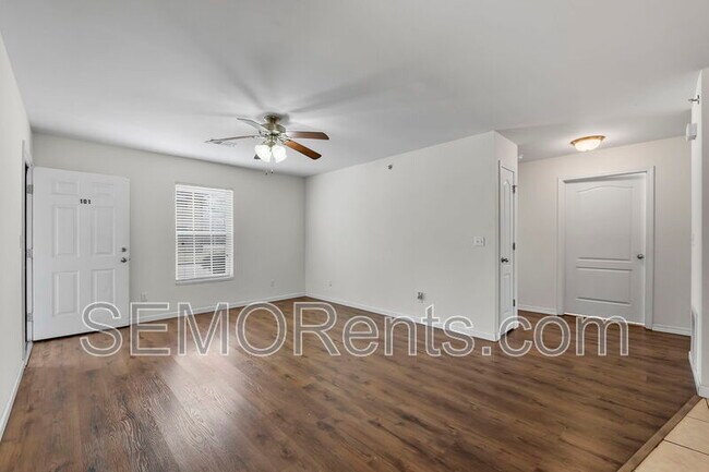 Foto del edificio - 3 Village Dr