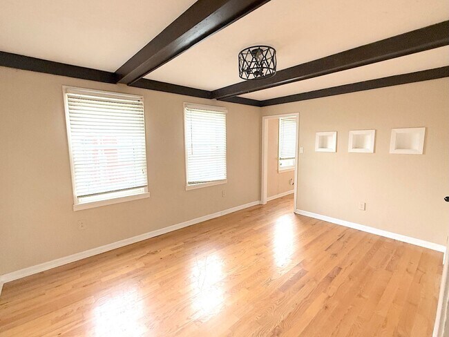 Foto del edificio - Cute Home in Westside South Neighborhood