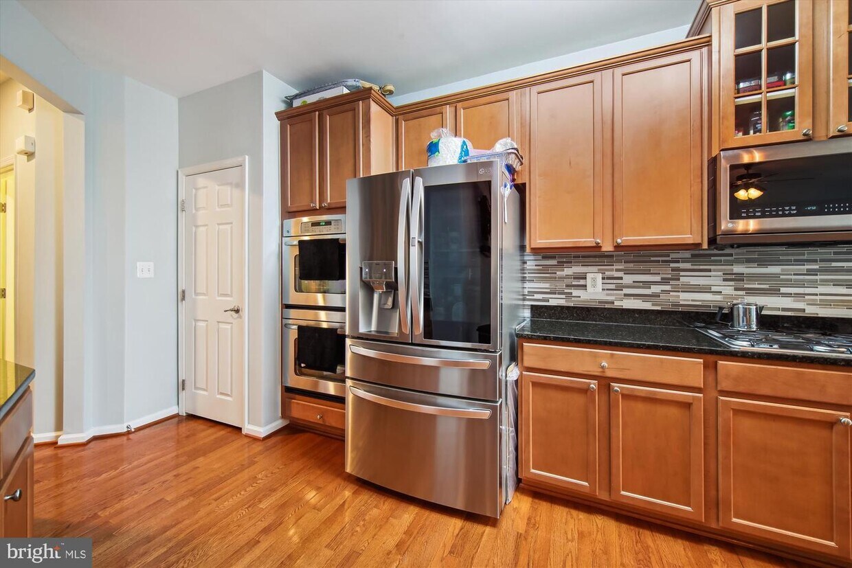 Foto principal - 944 Hall Station Dr