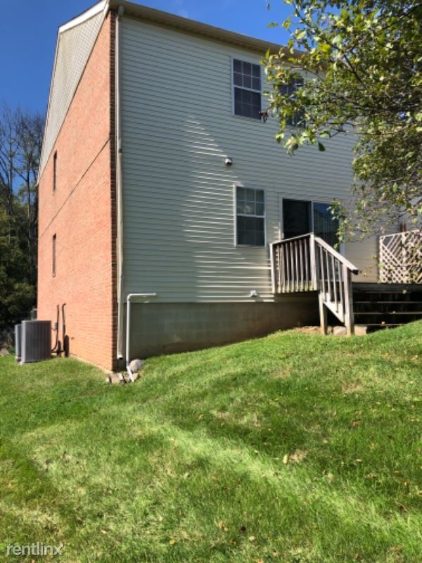 Building Photo - 201 Grimley Rd